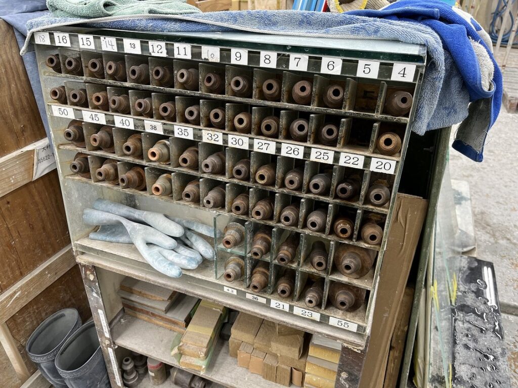 ガラスに穴を開けるためのドリル1